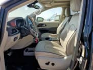 ✅ 2018 Chrysler Pacifica Limited • VIN: 2C4RC1GG0JR108312 • Lot: 57158625. Listed on Copart with 57,641 mi. Free auction sales archive from the USA and detailed vehicle history report at DreamBid. Image 7.