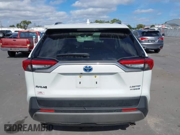✅ 2024 Toyota RAV4 Hybrid Limited • VIN: JTMD6RFV6RJ060685 • Lot: 43652663. Wystawiony na IAAI z przebiegiem 12 676 mil. Bezpłatny archiwum sprzedaży aukcyjnych z USA i szczegółowy raport historii pojazdu na DreamBid. Zdjęcie 16.