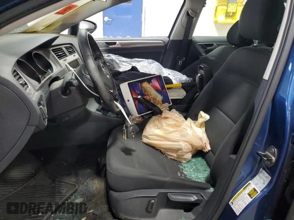 ✅ 2016 Volkswagen Golf TSI S • VIN: 3VW217AU9GM026746 • Lot: 81384815. Wystawiony na Copart z przebiegiem Nie podano. Bezpłatny archiwum sprzedaży aukcyjnych z USA i szczegółowy raport historii pojazdu na DreamBid. Zdjęcie 7.