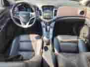 2016 Chevrolet Cruze LT z VIN 1G1PF5SB8G7165037, wystawiony jako Copart lot #82508575 z przebiegiem 118 598 mil mil oraz Szkoda całkowita • Salvage title. Historia ofert i sprzedaży dostępna na DreamBid. Obrazek 8.