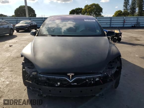 ✅ 2019 Tesla Model X P100D • VIN: 5YJXCDE43KF186128 • Lot: 91424845. Wystawiony na Copart z przebiegiem 45 947 mil. Bezpłatny archiwum sprzedaży aukcyjnych z USA i szczegółowy raport historii pojazdu na DreamBid. Zdjęcie 5.