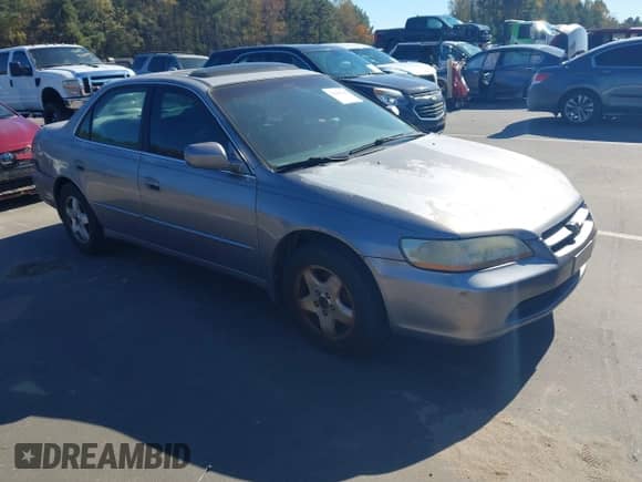 2000 Honda Accord EX с VIN 1HGCG1654YA014234, выставлен на аукционе IAAI как лот 43488342 с пробегом 275 038 миль миль и . История ставок и продаж доступна на DreamBid. Изображение 1.
