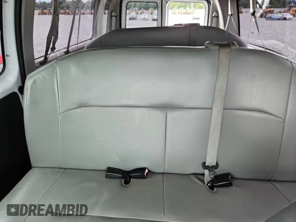 ✅ 2012 Ford Econoline Passenger XL • VIN: 1FBSS3BLXCDA16073 • Лот: 63227245. Опубликован ранее на Copart с пробегом 173 352 миль. Бесплатный доступ к архиву аукционных продаж из США и подробный отчёт об истории автомобиля на DreamBid. Изображение 10.