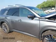 ✅ 2025 Nissan Pathfinder SL • VIN: 5N1DR3CD8SC204257 • Lot: 42893147. Wystawiony na IAAI z przebiegiem 6 203 mil. Bezpłatny archiwum sprzedaży aukcyjnych z USA i szczegółowy raport historii pojazdu na DreamBid. Zdjęcie 13.