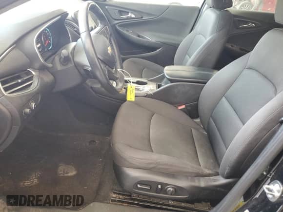 2018 Chevrolet Malibu LT z VIN 1G1ZD5ST8JF103156, wystawiony jako Copart lot #70032005 z przebiegiem 160 279 mil mil oraz Szkoda całkowita • Salvage title. Historia ofert i sprzedaży dostępna na DreamBid. Obrazek 7.