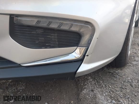 ✅ 2018 Chevrolet Malibu LT • VIN: 1G1ZD5ST2JF230694 • Lot: 42870542. Listed on IAAI with 203,198 mi. Free auction sales archive from the USA and detailed vehicle history report at DreamBid. Image 18.