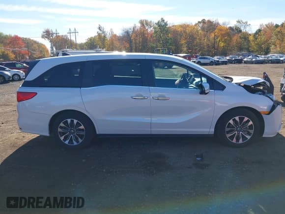 ✅ 2023 Honda Odyssey EX-L • VIN: 5FNRL6H6XPB079926 • Lot: 43503337. Listed on IAAI with 29,313 mi. Free auction sales archive from the USA and detailed vehicle history report at DreamBid. Image 13.