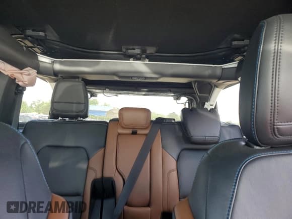 ✅ 2024 Ford Bronco Outer Banks • VIN: 1FMDE8BH6RLB02611 • Лот: 55033275. Опубликован ранее на Copart с пробегом 8 590 миль. Бесплатный доступ к архиву аукционных продаж из США и подробный отчёт об истории автомобиля на DreamBid. Изображение 10.