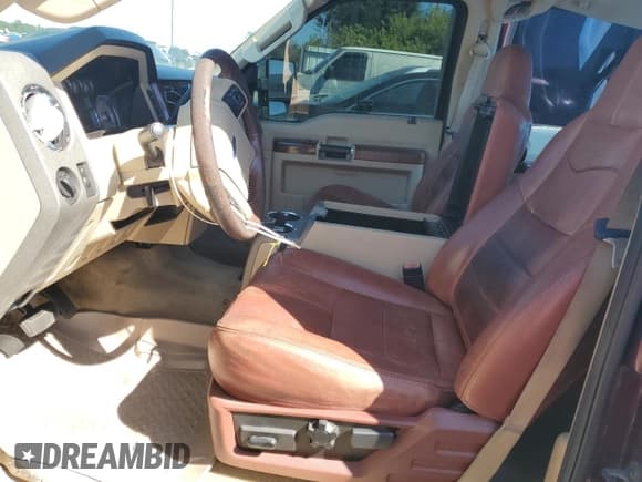 ✅ 2010 Ford F-250 XL • VIN: 1FTSW2AR1AEA46103 • Lot: 85777635. Wystawiony na Copart z przebiegiem 208 420 mil. Bezpłatny archiwum sprzedaży aukcyjnych z USA i szczegółowy raport historii pojazdu na DreamBid. Zdjęcie 7.