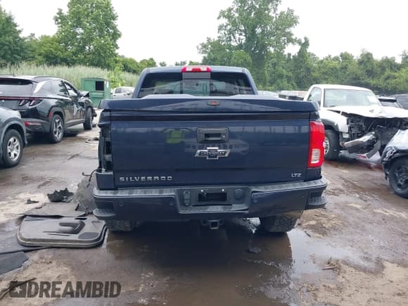✅ 2018 Chevrolet Silverado 1500 LTZ • VIN: 3GCUKSEC7JG219819 • Lot: 42834448. Wystawiony na IAAI z przebiegiem 77 237 mil. Bezpłatny archiwum sprzedaży aukcyjnych z USA i szczegółowy raport historii pojazdu na DreamBid. Zdjęcie 16.