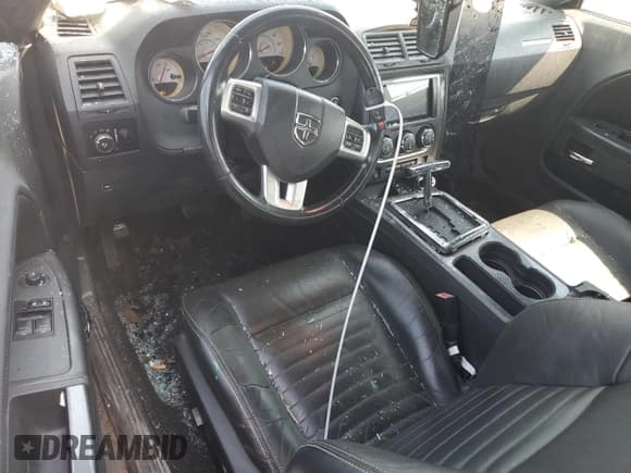 ✅ 2011 Dodge Challenger • VIN: 2B3CJ4DG8BH604257 • Lot: 72248214. Wystawiony na Copart z przebiegiem 175 404 mil. Bezpłatny archiwum sprzedaży aukcyjnych z USA i szczegółowy raport historii pojazdu na DreamBid. Zdjęcie 8.