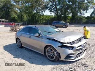 ✅ 2019 Mercedes-Benz A 220 • VIN: WDD3G4FB6KW004410 • Лот: 43124652. Опубликован ранее на IAAI с пробегом 31 613 миль. Бесплатный доступ к архиву аукционных продаж из США и подробный отчёт об истории автомобиля на DreamBid. Изображение 1.