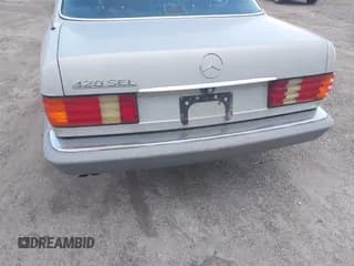 ✅ 1987 Mercedes-Benz 420 SEL • VIN: WDBCA35D9HA346737 • Лот: 42877214. Опубликован ранее на IAAI с пробегом 66 043 миль. Бесплатный доступ к архиву аукционных продаж из США и подробный отчёт об истории автомобиля на DreamBid. Изображение 6.