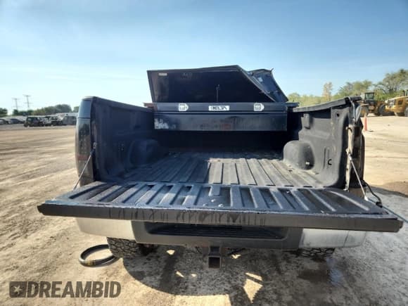 ✅ 2009 Chevrolet Silverado 2500HD LT • VIN: 1GCHK53639F148437 • Лот: 71021265. Опубликован ранее на Copart с пробегом 258 093 миль. Бесплатный доступ к архиву аукционных продаж из США и подробный отчёт об истории автомобиля на DreamBid. Изображение 6.