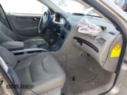 ✅ 2004 Volvo V70 XC Cross Country • VIN: YV1SZ59H241140095 • Lot: 43687381. Listed on IAAI with 182,258 mi. Free auction sales archive from the USA and detailed vehicle history report at DreamBid. Image 5.