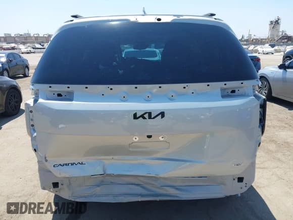 ✅ 2025 Kia Carnival SX Prestige • VIN: KNDNE5KA6S6033773 • Lot: 42945859. Listed on IAAI with 5,107 mi. Free auction sales archive from the USA and detailed vehicle history report at DreamBid. Image 6.