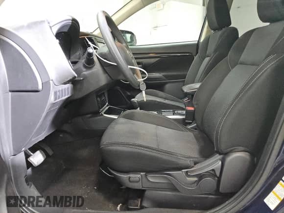 ✅ 2020 Mitsubishi Outlander ES • VIN: JA4AD2A37LZ045072 • Лот: 84819765. Опубликован ранее на Copart с пробегом 54 628 миль. Бесплатный доступ к архиву аукционных продаж из США и подробный отчёт об истории автомобиля на DreamBid. Изображение 7.