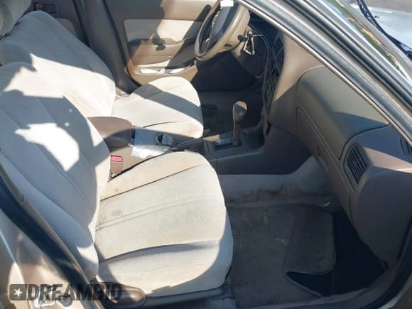 ✅ 1995 Toyota Camry LE • VIN: 4T1SK12E8SU648565 • Lot: 42715929. Wystawiony na IAAI z przebiegiem 230 782 mil. Bezpłatny archiwum sprzedaży aukcyjnych z USA i szczegółowy raport historii pojazdu na DreamBid. Zdjęcie 5.