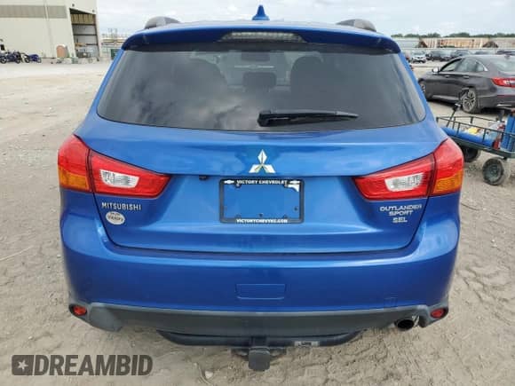 2017 Mitsubishi Outlander SEL с VIN JA4AP4AW4HZ048760, выставлен на аукционе Copart как лот 71209865 с пробегом 126 447 миль миль и Чистый • Clean title. История ставок и продаж доступна на DreamBid. Изображение 6.
