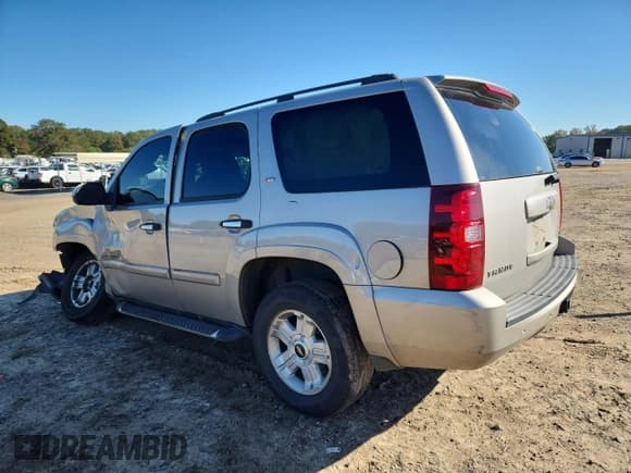 ✅ 2008 Chevrolet Tahoe 3LT • VIN: 1GNFC13048R208951 • Lot: 90874485. Listed on Copart with 229,288 mi. Free auction sales archive from the USA and detailed vehicle history report at DreamBid. Image 2.