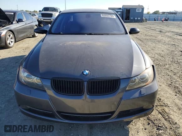 ✅ 2006 BMW 3 Series 330i • VIN: WBAVB33506PS11771 • Lot: 82655785. Listed on Copart with 141,572 mi. Free auction sales archive from the USA and detailed vehicle history report at DreamBid. Image 5.