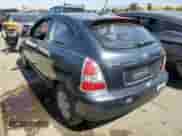 2010 Hyundai Accent GS z VIN KMHCM3AC2AU163024, wystawiony jako Copart lot #62352714 z przebiegiem 84 946 mil mil oraz Szkoda całkowita • Salvage title. Historia ofert i sprzedaży dostępna na DreamBid. Obrazek 2.