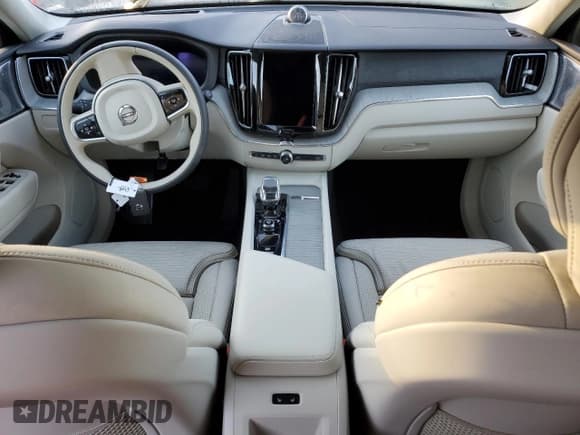 ✅ 2025 Volvo XC60 Ultra • VIN: YV4H60RM0S1068087 • Lot: 76859204. Listed on Copart with Not provided. Free auction sales archive from the USA and detailed vehicle history report at DreamBid. Image 8.