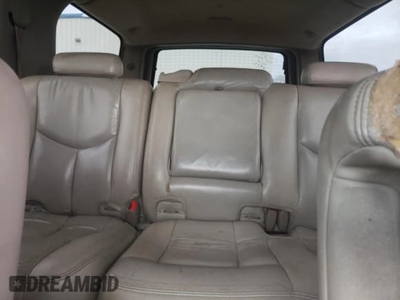 ✅ 2005 Chevrolet Suburban LT • VIN: 3GNFK16Z25G122658 • Лот: 43069435. Опубликован ранее на Copart с пробегом 188 401 миль. Бесплатный доступ к архиву аукционных продаж из США и подробный отчёт об истории автомобиля на DreamBid. Изображение 10.