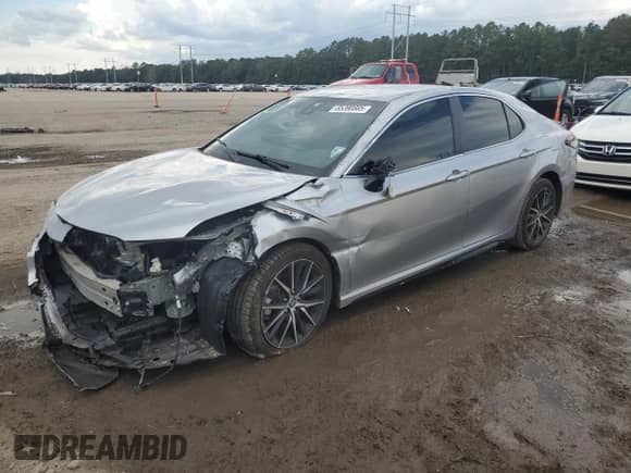 2022 Toyota Camry SE с VIN 4T1G11AK0NU038373, выставлен на аукционе Copart как лот 85390885 с пробегом 83 666 миль миль и Списание • Salvage title. История ставок и продаж доступна на DreamBid. Изображение 1.