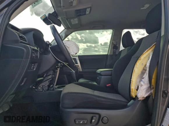 ✅ 2023 Toyota 4Runner SR5 • VIN: JTEEU5JR0P5302904 • Лот: 94127975. Опубликован ранее на Copart с пробегом 39 102 миль. Бесплатный доступ к архиву аукционных продаж из США и подробный отчёт об истории автомобиля на DreamBid. Изображение 7.