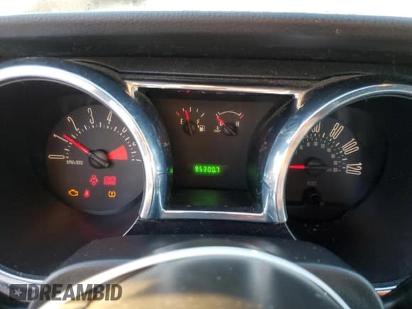 ✅ 2009 Ford Mustang • VIN: 1ZVHT80NX95101774 • Lot: 85192005. Listed on Copart with 95,300 mi. Free auction sales archive from the USA and detailed vehicle history report at DreamBid. Image 9.