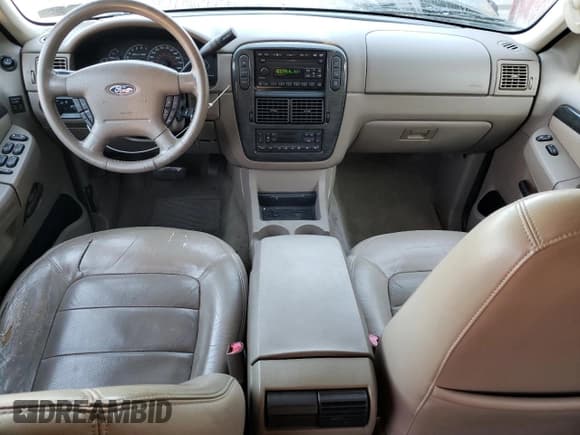 ✅ 2002 Ford Explorer • VIN: 1FMZU75E52ZB80241 • Lot: 78949994. Wystawiony na Copart z przebiegiem 125 934 mil. Bezpłatny archiwum sprzedaży aukcyjnych z USA i szczegółowy raport historii pojazdu na DreamBid. Zdjęcie 8.