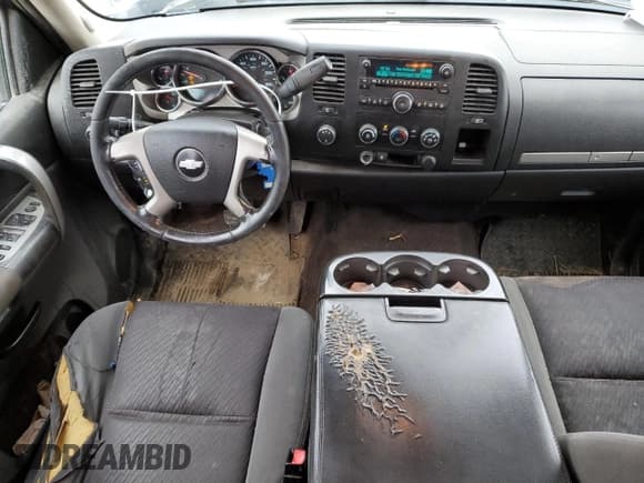 ✅ 2009 Chevrolet Silverado 2500HD LT • VIN: 1GCHK59609E160641 • Лот: 80212874. Опубликован ранее на Copart с пробегом 388 897 миль. Бесплатный доступ к архиву аукционных продаж из США и подробный отчёт об истории автомобиля на DreamBid. Изображение 8.