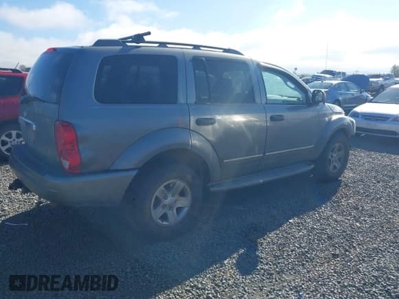 ✅ 2005 Dodge Durango Limited • VIN: 1D4HB58N05F508115 • Лот: 43267316. Опубликован ранее на IAAI с пробегом 249 415 миль. Бесплатный доступ к архиву аукционных продаж из США и подробный отчёт об истории автомобиля на DreamBid. Изображение 4.