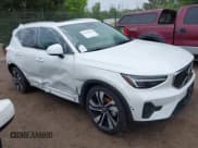 ✅ 2024 Volvo XC40 Ultimate Bright Theme • VIN: YV4L12UF8R2265543 • Lot: 42546549. Wystawiony na IAAI z przebiegiem Nie podano. Bezpłatny archiwum sprzedaży aukcyjnych z USA i szczegółowy raport historii pojazdu na DreamBid. Zdjęcie 1.