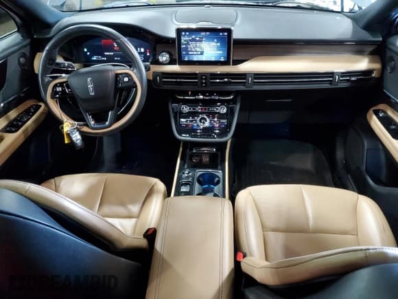 ✅ 2021 Lincoln Corsair Reserve • VIN: 5LMCJ2C93MUL03961 • Lot: 80835295. Wystawiony na Copart z przebiegiem 43 315 mil. Bezpłatny archiwum sprzedaży aukcyjnych z USA i szczegółowy raport historii pojazdu na DreamBid. Zdjęcie 8.