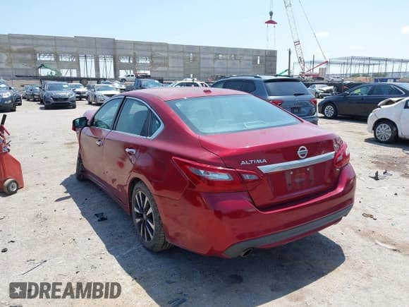 ✅ 2018 Nissan Altima SR • VIN: 1N4AL3AP3JC212065 • Lot: 42379077. Listed on IAAI with 93,040 mi. Free auction sales archive from the USA and detailed vehicle history report at DreamBid. Image 3.