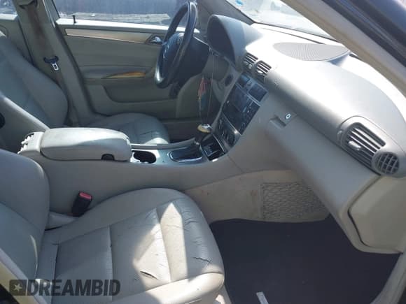✅ 2006 Mercedes-Benz C 230 Sport • VIN: WDBRF52H96A890229 • Lot: 42589310. Listed on IAAI with 236,130 mi. Free auction sales archive from the USA and detailed vehicle history report at DreamBid. Image 5.