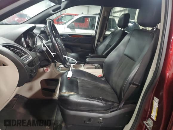 ✅ 2019 Dodge Grand Caravan SXT • VIN: 2C4RDGCG0KR726026 • Лот: 62138105. Опубликован ранее на Copart с пробегом 139 709 миль. Бесплатный доступ к архиву аукционных продаж из США и подробный отчёт об истории автомобиля на DreamBid. Изображение 7.