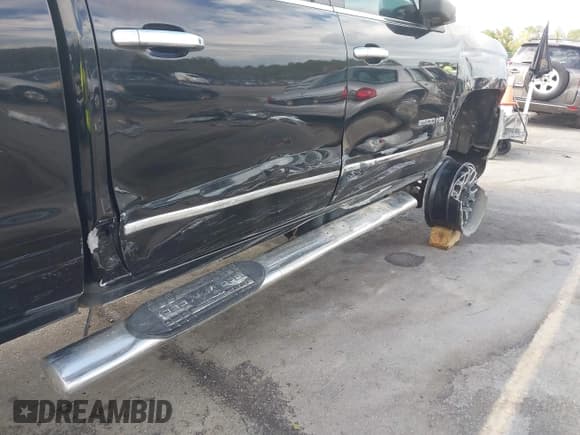 ✅ 2015 Chevrolet Silverado 2500HD LTZ • VIN: 1GC1KWE84FF609940 • Lot: 43407719. Listed on IAAI with 165,422 mi. Free auction sales archive from the USA and detailed vehicle history report at DreamBid. Image 6.