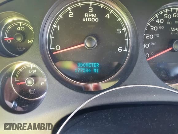 ✅ 2010 Chevrolet Suburban LS • VIN: 1GNUCHE02AR204383 • Lot: 41891591. Listed on IAAI with 177,584 mi. Free auction sales archive from the USA and detailed vehicle history report at DreamBid. Image 7.