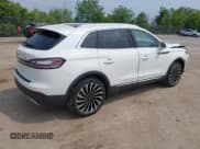 ✅ 2022 Lincoln Nautilus Black Label • VIN: 2LMPJ9JP1NBL05802 • Lot: 42460027. Wystawiony na IAAI z przebiegiem 12 609 mil. Bezpłatny archiwum sprzedaży aukcyjnych z USA i szczegółowy raport historii pojazdu na DreamBid. Zdjęcie 4.