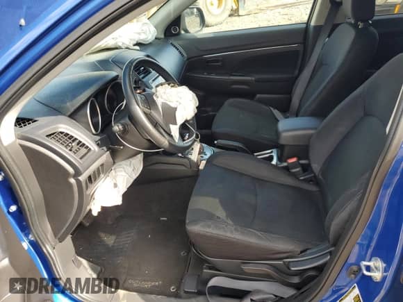 2015 Mitsubishi Outlander ES с VIN 4A4AR3AU2FE028609, выставлен на аукционе Copart как лот 86311725 с пробегом 65 692 миль миль и Списание • Salvage title. История ставок и продаж доступна на DreamBid. Изображение 7.