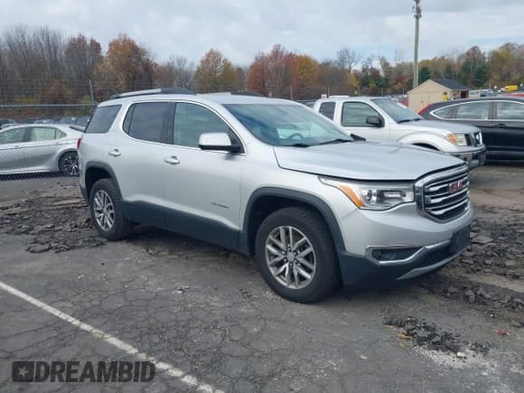 ✅ 2018 GMC Acadia SLE • VIN: 1GKKNSLS9JZ189249 • Лот: 43592384. Опубликован ранее на IAAI с пробегом 139 372 миль. Бесплатный доступ к архиву аукционных продаж из США и подробный отчёт об истории автомобиля на DreamBid. Изображение 1.