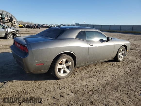 ✅ 2011 Dodge Challenger • VIN: 2B3CJ4DG7BH570893 • Lot: 42389315. Wystawiony na Copart z przebiegiem 131 889 mil. Bezpłatny archiwum sprzedaży aukcyjnych z USA i szczegółowy raport historii pojazdu na DreamBid. Zdjęcie 3.
