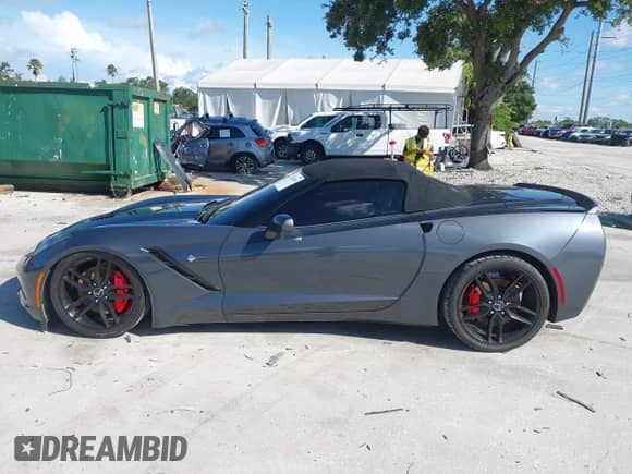 2014 Chevrolet Corvette Z51 3LT z VIN 1G1YL3D70E5110276, wystawiony jako IAAI lot #42763659 z przebiegiem 53 007 mil mil oraz . Historia ofert i sprzedaży dostępna na DreamBid. Obrazek 14.