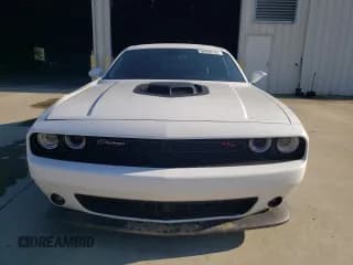 ✅ 2018 Dodge Challenger R/T Scat Pack • VIN: 2C3CDZFJ6JH121428 • Lot: 66690163. Wystawiony na Copart z przebiegiem Nie podano. Bezpłatny archiwum sprzedaży aukcyjnych z USA i szczegółowy raport historii pojazdu na DreamBid. Zdjęcie 5.