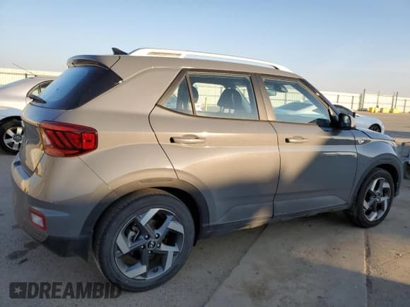 ✅ 2021 Hyundai Venue SEL • VIN: KMHRC8A37MU072622 • Lot: 41916565. Listed on Copart with 42,024 mi. Free auction sales archive from the USA and detailed vehicle history report at DreamBid. Image 3.