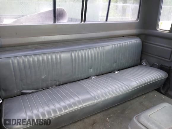 ✅ 1990 Ford F-250 • VIN: 1FTHX26H7LKB53460 • Лот: 42156821. Опубликован ранее на IAAI с пробегом 12 232 миль. Бесплатный доступ к архиву аукционных продаж из США и подробный отчёт об истории автомобиля на DreamBid. Изображение 8.