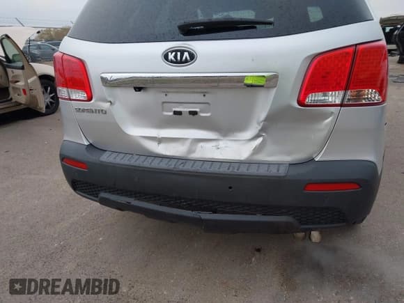 ✅ 2012 Kia Sorento LX • VIN: 5XYKTCA69CG202418 • Lot: 43647666. Listed on IAAI with 158,953 mi. Free auction sales archive from the USA and detailed vehicle history report at DreamBid. Image 6.